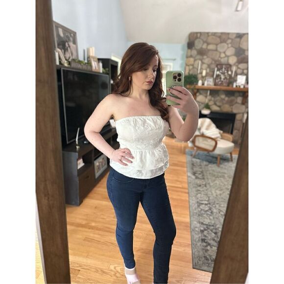 Vintageāwhiteāstraplessātop - Picture 13 of 13